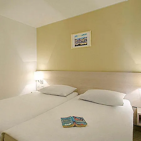 Eurocamp Mobile Homes At Fkk Nudist Solaris 3* Tar-Vabriga