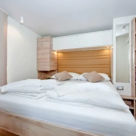 Eurocamp Mobile Homes At Fkk Nudist Solaris Tar-Vabriga